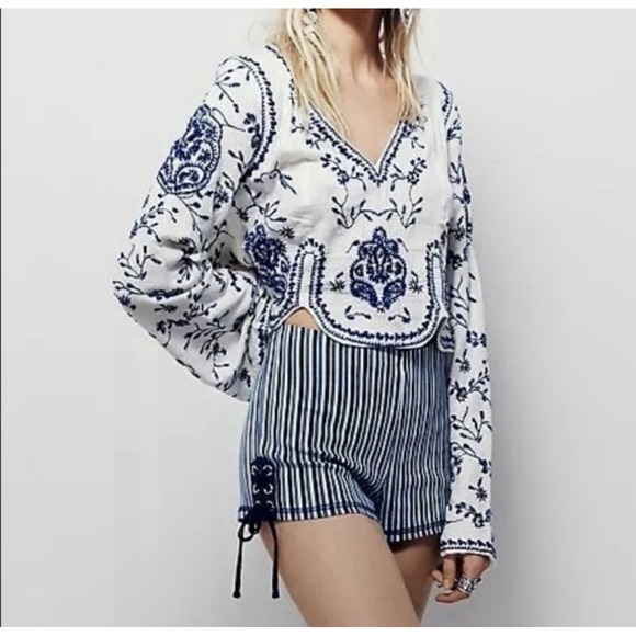 Free People Tops - Free People VNeck Bell Sleeve Embroidered Top Tunic boho Festival Fairy Hippie M